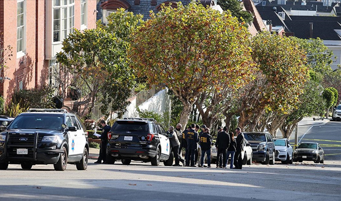 San Francisco Polisi: Saldırgan Nancy Pelosi’nin eşini çekiçle yaraladı