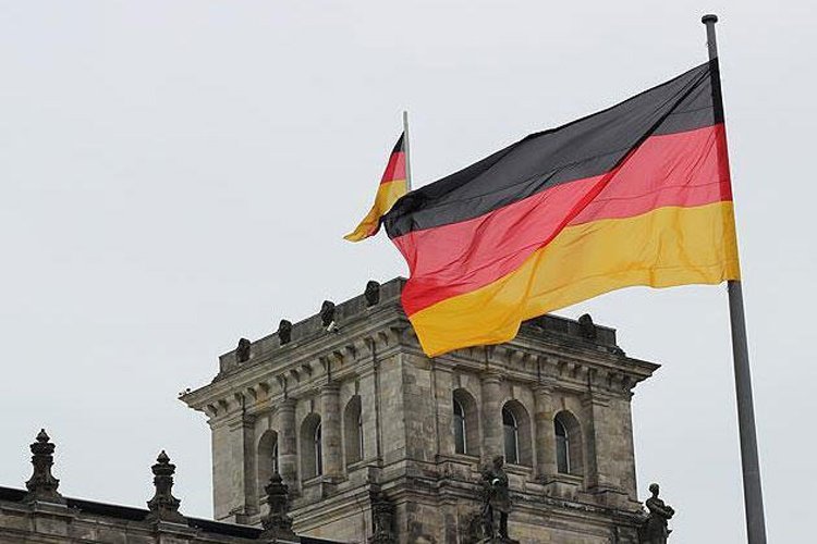 Almanya’nın fabrika siparişleri martta beklentileri aştı