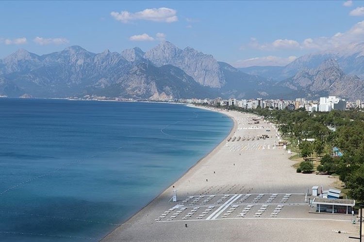 Almanlar tatillerini turizm merkezi Antalya’da geçirmek istiyor 