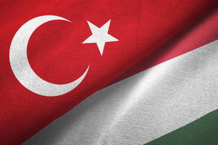 Türkiye ve Macaristan birbirlerinin Kovid-19 aşı sertifikasını tanıyacak