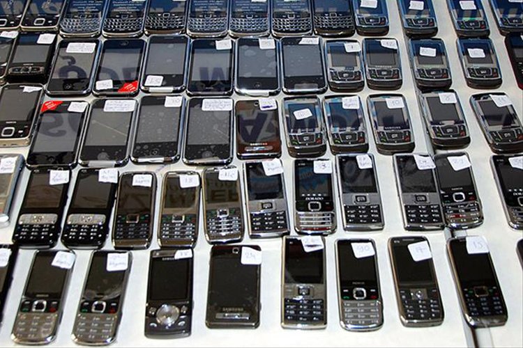 Her kaçak 10 telefonun 8’i internetten satılıyor
