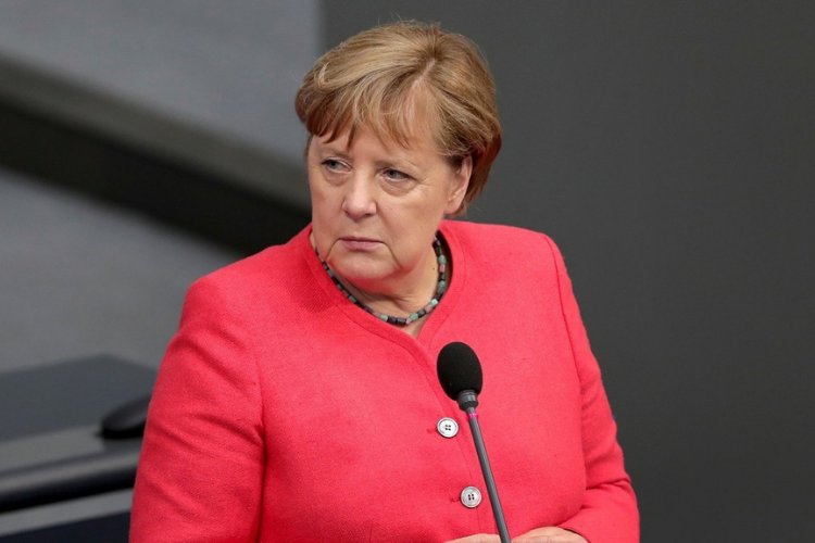 Angela Merkel, ne kadar emekli maaşı alacak?