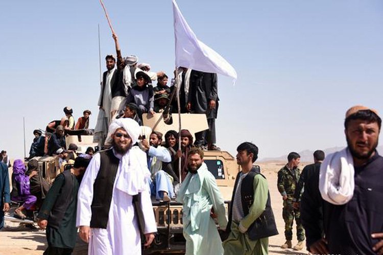 Afganistan’da Taliban’ın ilerleyişi sürüyor