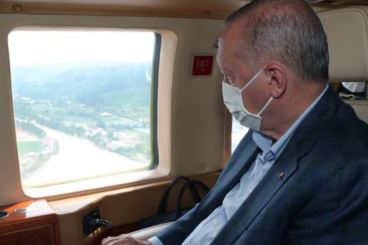 Cumhurbaşkanı Erdoğan’ı taşıyan helikopter Rize’ye zorunlu iniş yaptı