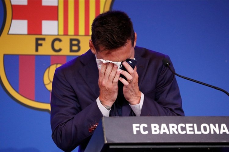 Messi, Barcelona’ya gözyaşlarıyla veda etti