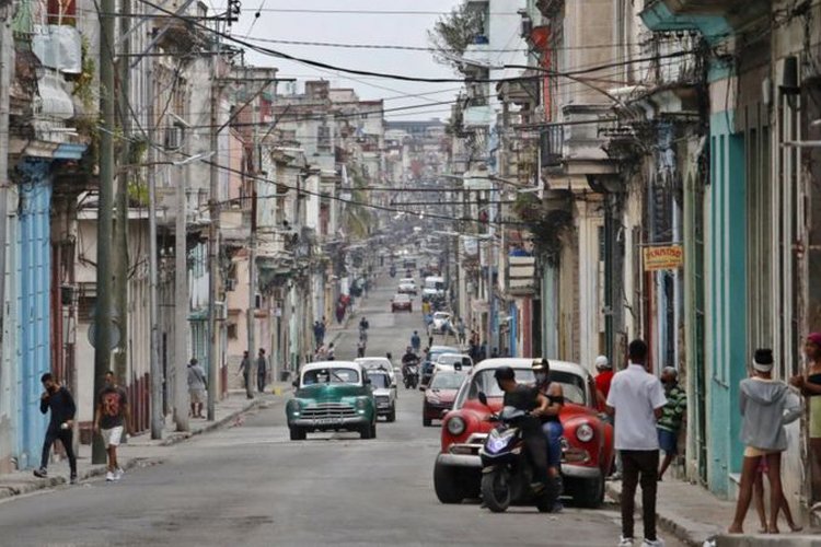 Küba’da küçük ve orta boy özel işletmelere izin verildi