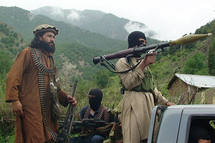 Taliban bugün kuzeyde üç vilayet merkezini ele geçirdi