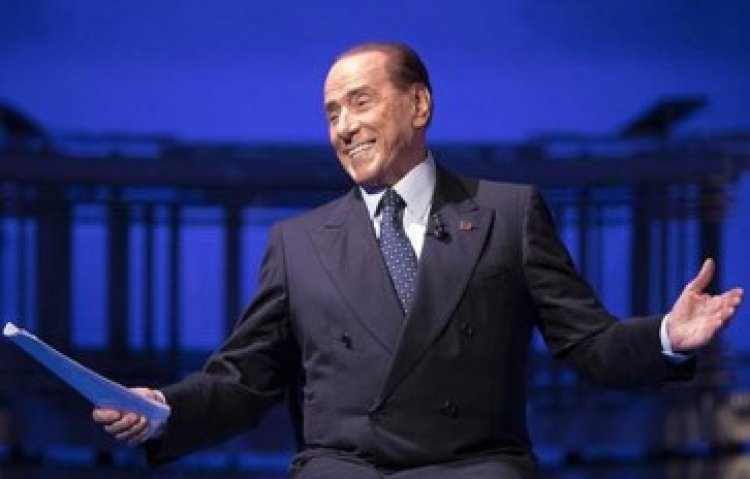 Eski İtalya Başbakanı Berlusconi hastaneye kaldırıldı