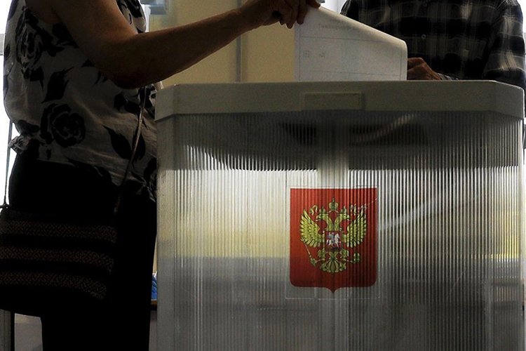 Seçim pusulalarının 25’i açıldı, Birleşik Rusya Partisi lider