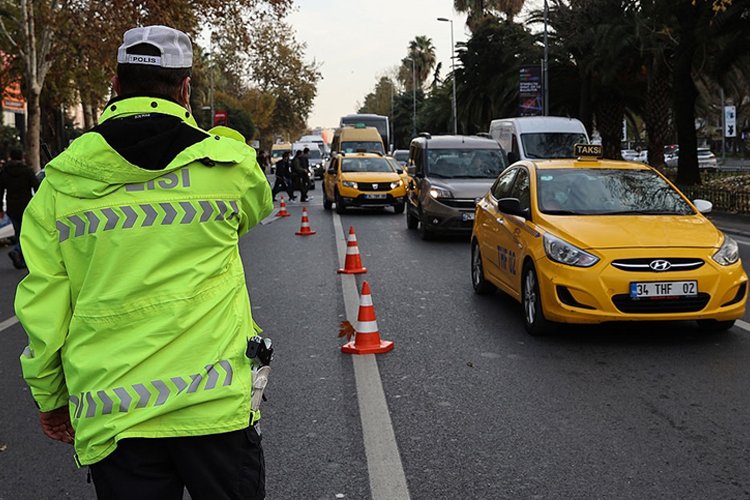 İstanbul’da hafta sonu bazı yollar trafiğe kapatılacak