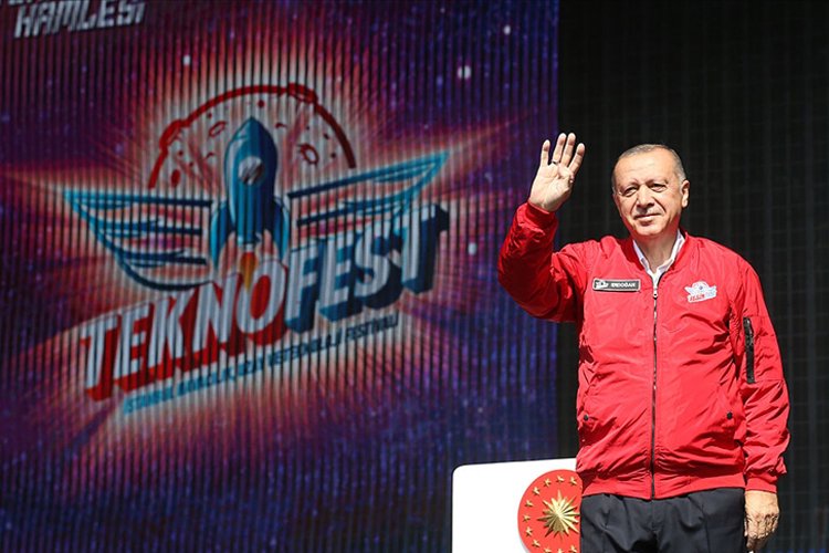 Cumhurbaşkanı Erdoğan: Biz gençlerimize inanıyoruz