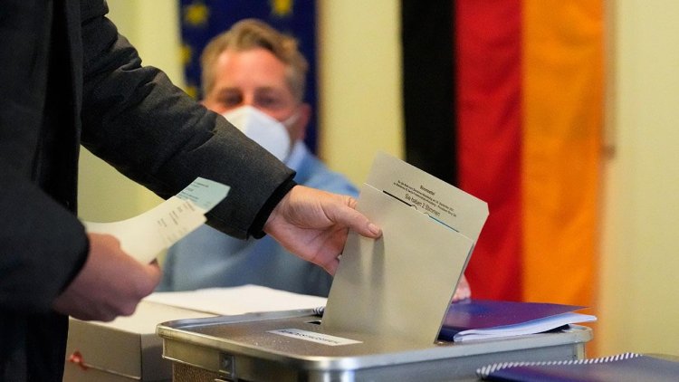 Almanya’da seçimin galibi kim oldu?