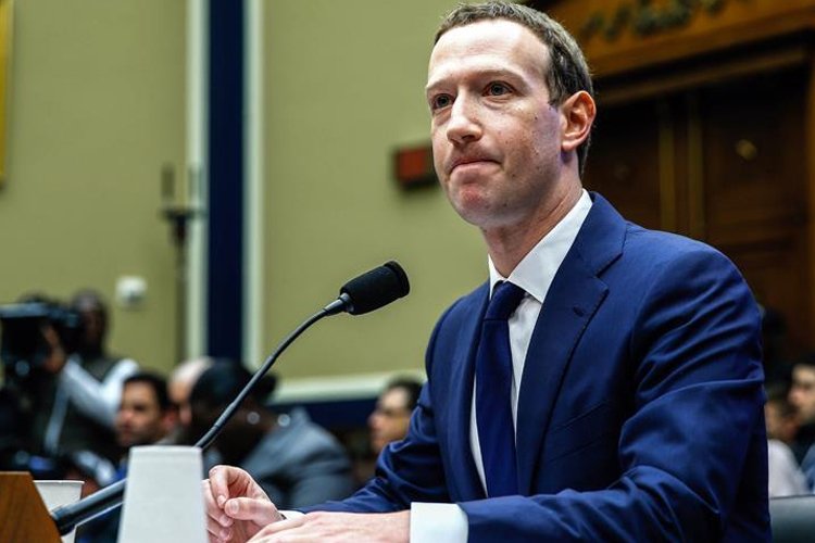 Zuckerberg flaş iddiaları reddetti