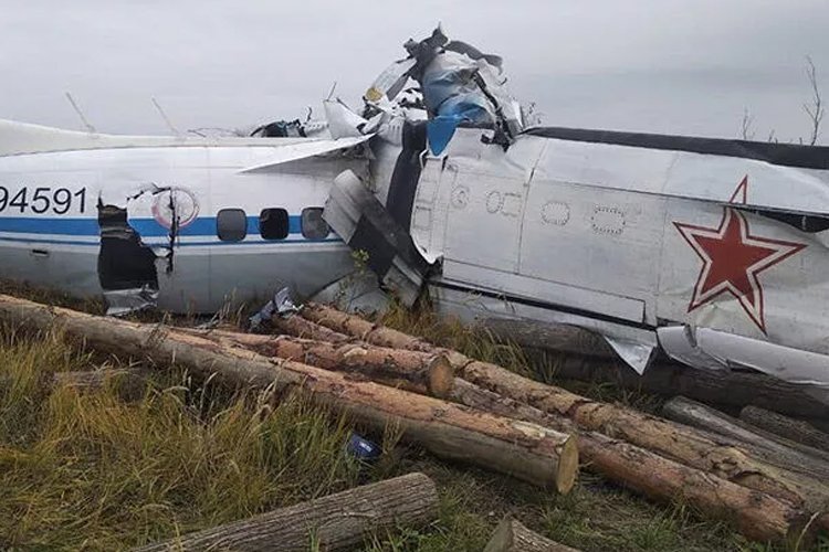 Son dakika… Tataristan’da uçak kazası:  16 kişi hayatını kaybetti