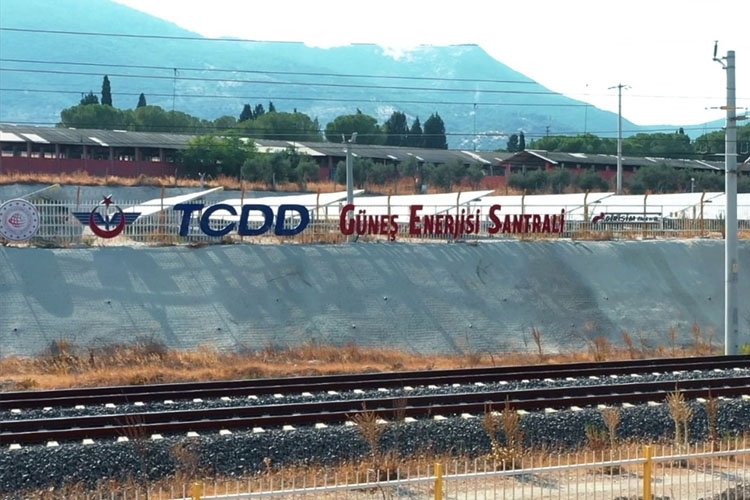 Karaismailoğlu: TCDD temiz enerjinin lokomotifi olacak
