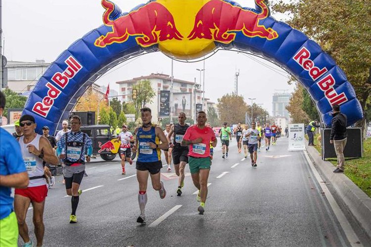 Red Bull Challengers N Kolay İstanbul Maratonu’nda şehre izini bıraktı