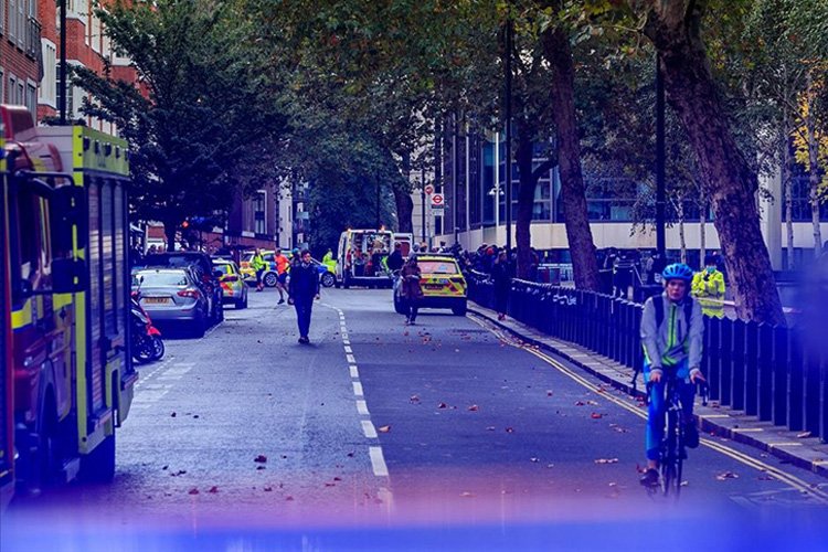 İngiltere’de hastane önündeki araçtaki patlamada 1 kişi öldü