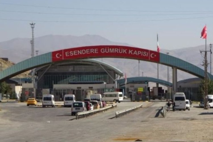 İran sınır kapılarını Türkiye’ye kapadı