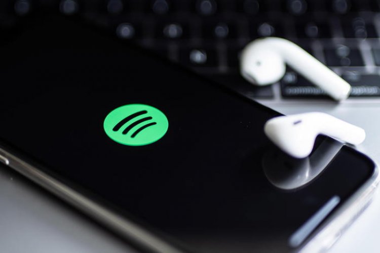 Spotify yanlış bilginin yayılmasını önlemek için harekete geçti