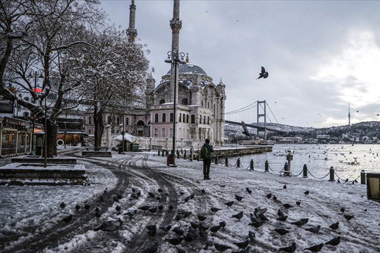 İstanbul Valisi Yerlikaya’dan kuvvetli sağanak ve kar uyarısı