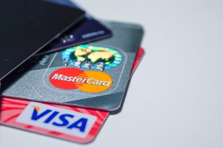 Visa ve Mastercard Rusya’daki operasyonlarını askıya aldı