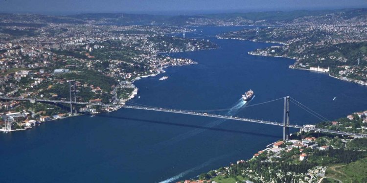 İstanbul Boğazı’nda gemi trafiği çift yönlü kapatıldı