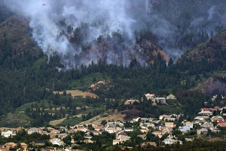 ABD Colorado’da orman yangını nedeniyle 20 bin kişi tahliye edildi