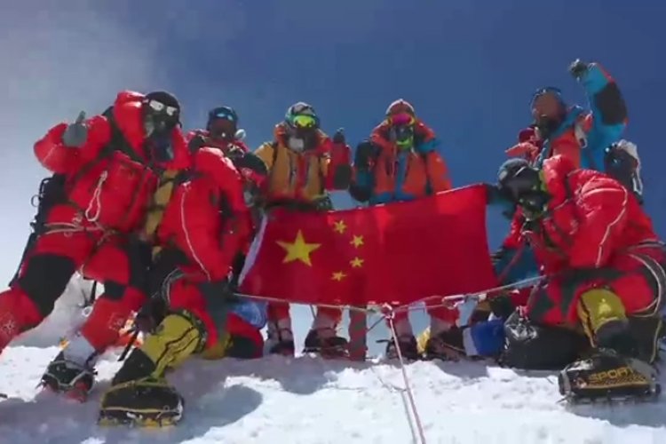 Çinliler “dünyanın damına” meteoroloji istasyonu kurdu