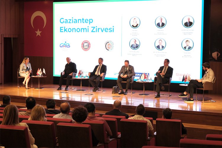 İnfo Yatırım Gaziantep Ekonomi Zirvesi’ne katıldı 