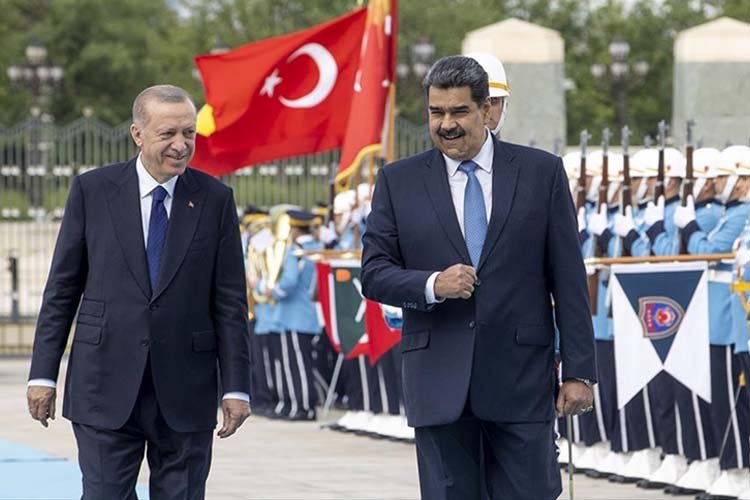 Cumhurbaşkanı Erdoğan, Maduro’yu resmi törenle karşıladı
