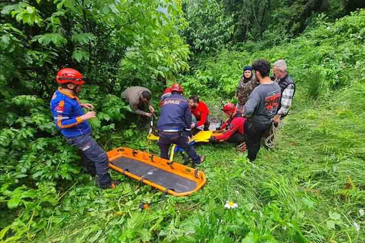 Rize’de yük taşımada kullanılan teleferikten düşen iki kadından biri öldü