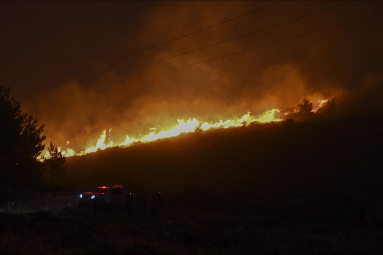 Son dakika… İtalya’nın Pantelleria adasında büyük orman yangını