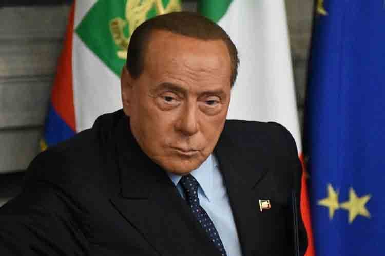 Berlusconi yeniden aday olacak mı?