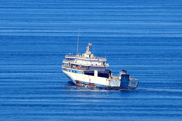 Yunanlıların taciz ateşi açtığı gemi yeniden seyrine başladı