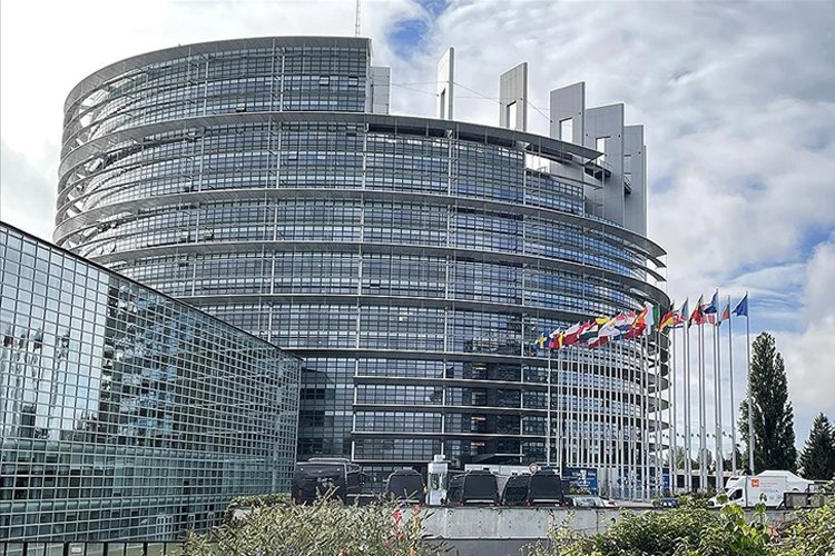 Avrupa Parlamentosu, AB üyesine “seçimli otokrasi” olarak tanımladı