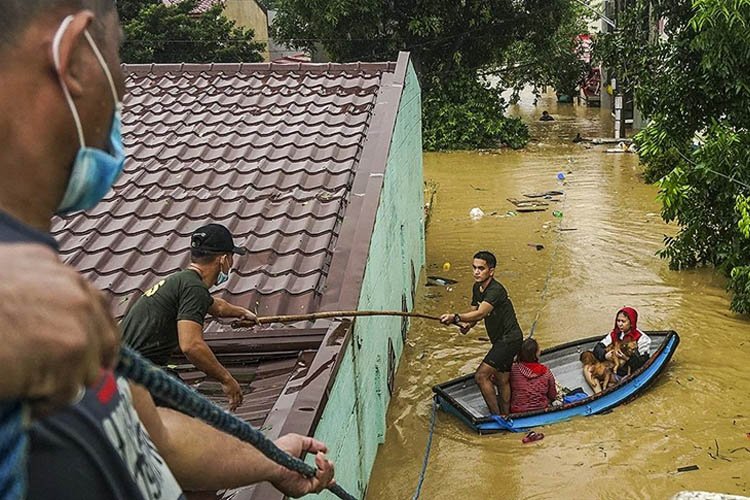 Filipinler’de yaklaşan Noru Tayfunu nedeniyle binlerce kişi tahliye edildi