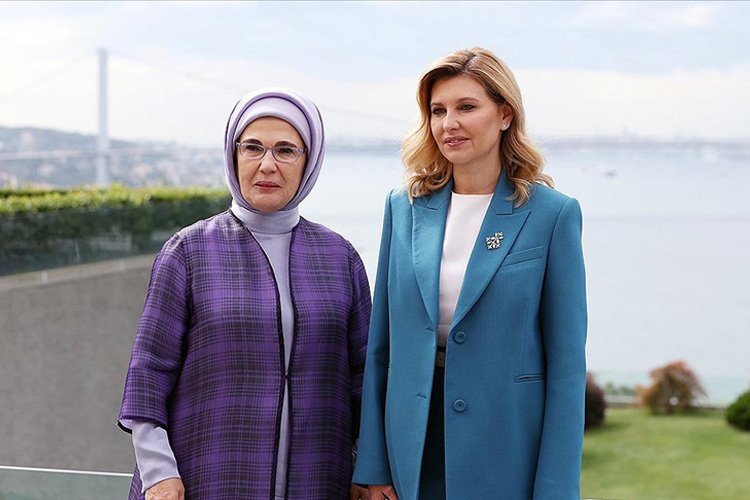 Emine Erdoğan, Zelenskiy’in eşini İstanbul’da ağırladı