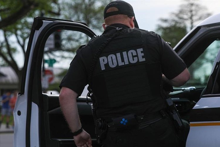 ABD’de polis sürücüyü arabadan inmediği için vurdu