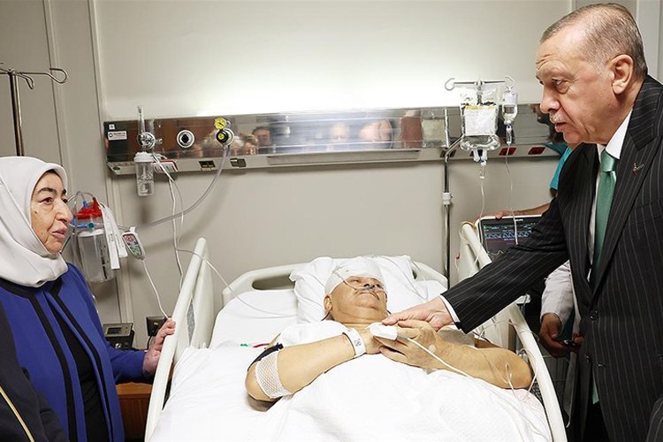 Erdoğan, Binali Yıldırım’ı hastanede ziyaret etti