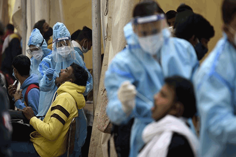 Hindistan’da koronavirüs vakaları iki haftadır en düşük seviyeye indi