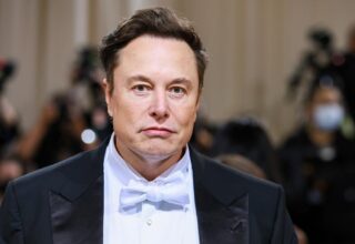 Tesla hissedarından Musk’a şok dava!