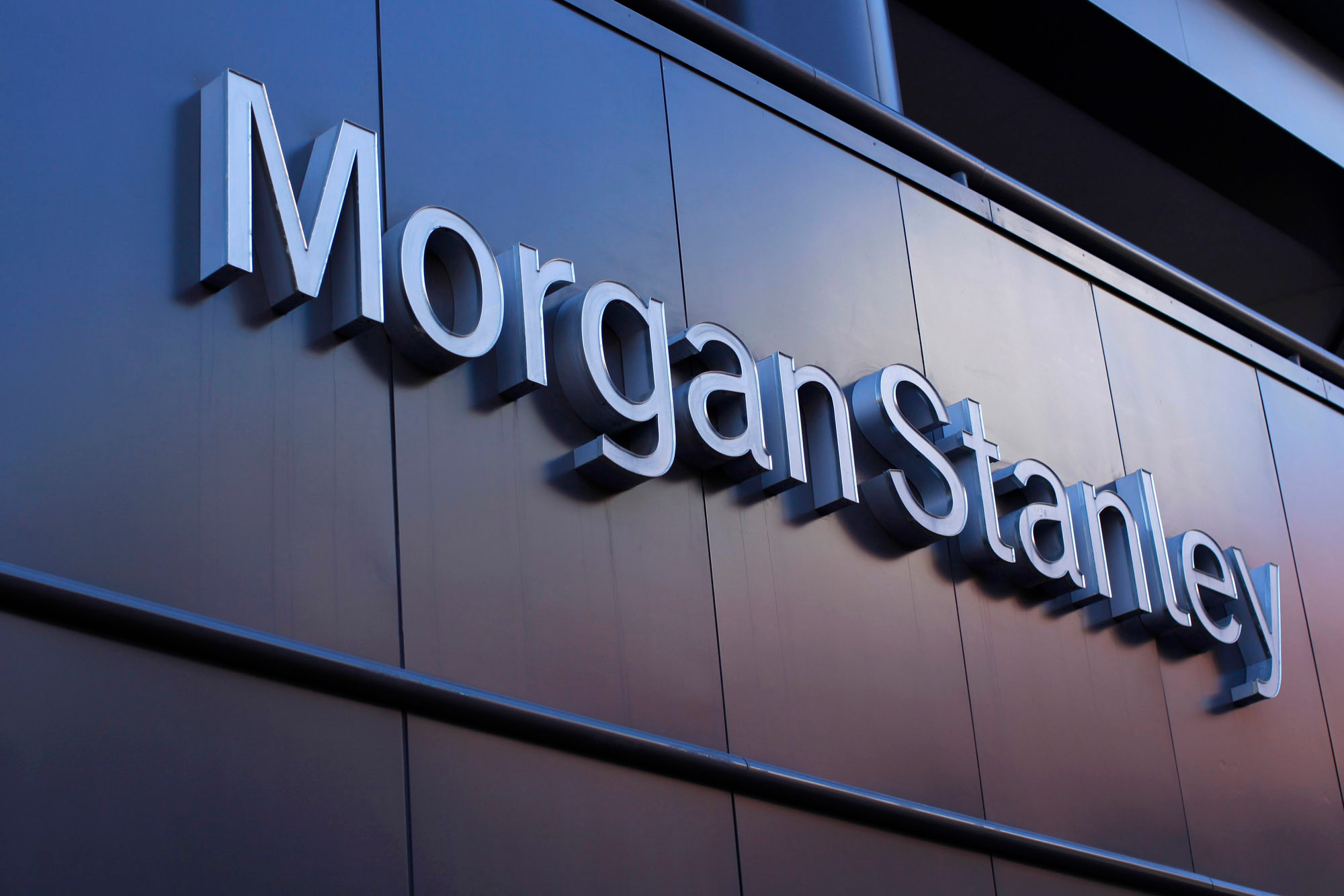 Morgan Stanley petrol tahminini düşürdü