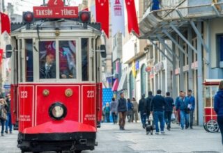 İstikal Caddesi ve Taksim Meydanı açıldı