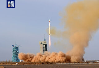 Çin, Uzun Yürüyüş serisinin 450’nci uydusunu fırlattı