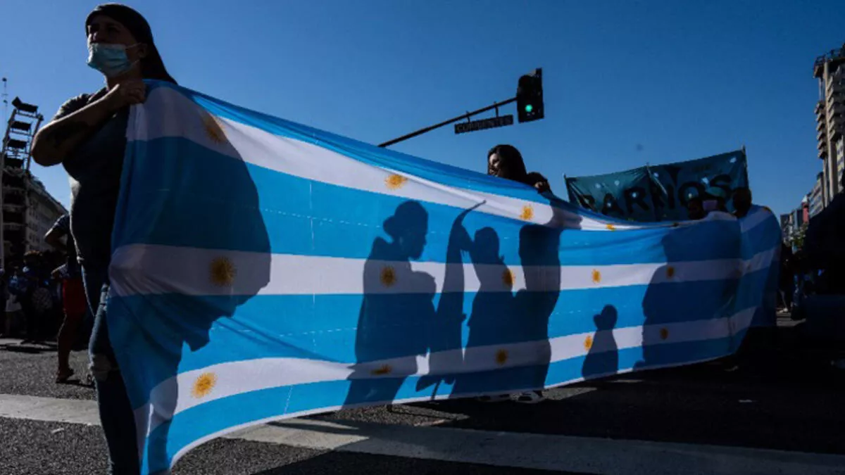 Arjantin’de enflasyon %90’i aştı