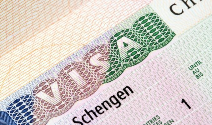 İki ülke yine Schengen dışında kaldı