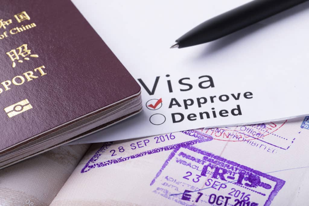 Çin, pasaport ve vize işlemlerini yeniden başlatıyor