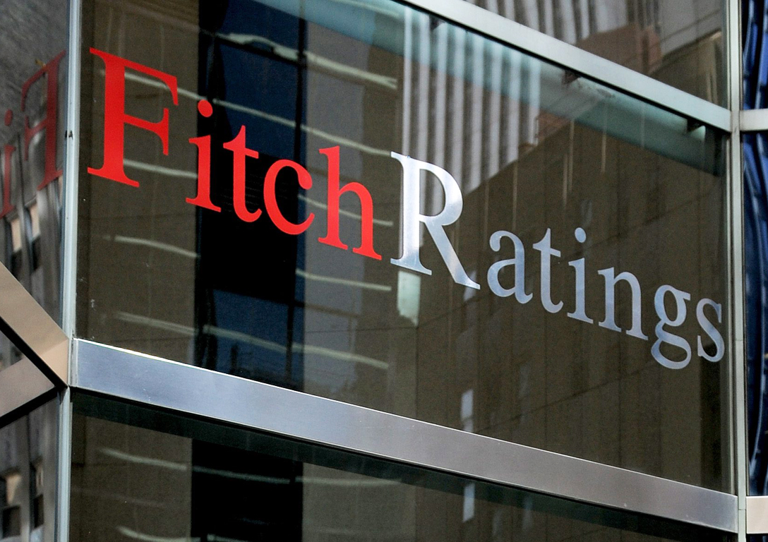 Fitch, küresel ekonomi büyüme tahminini yükseltti
