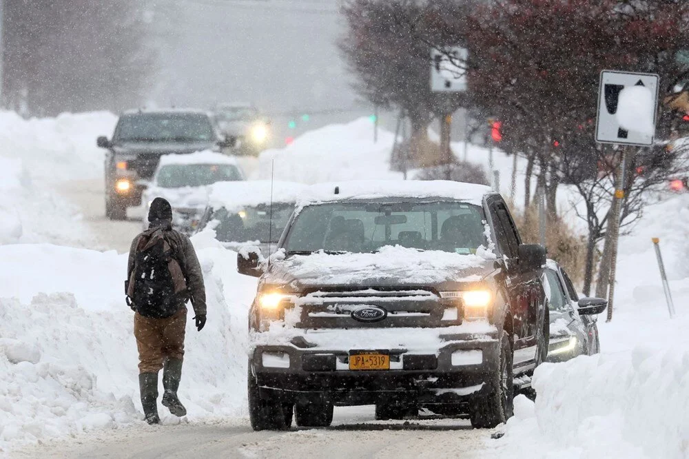 ABD’de kar fırtınası hava ve kara trafiğini felç etti
