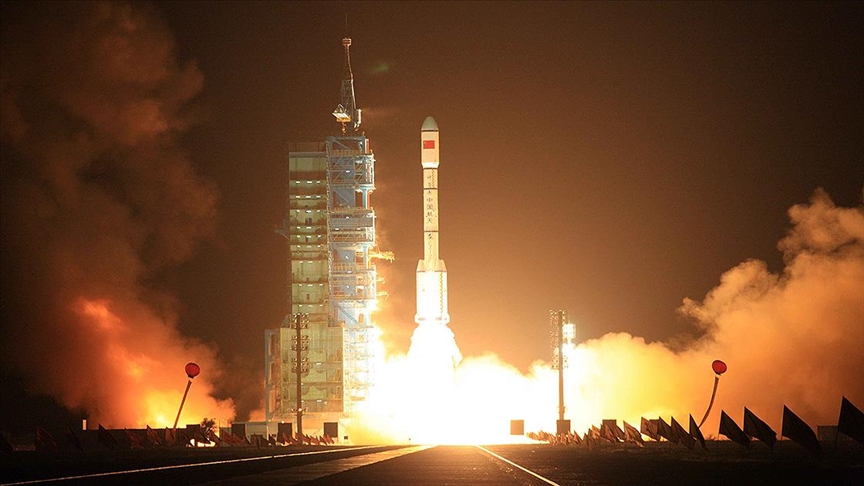 Çin, iki gözlem uydusunu uzaya fırlattı